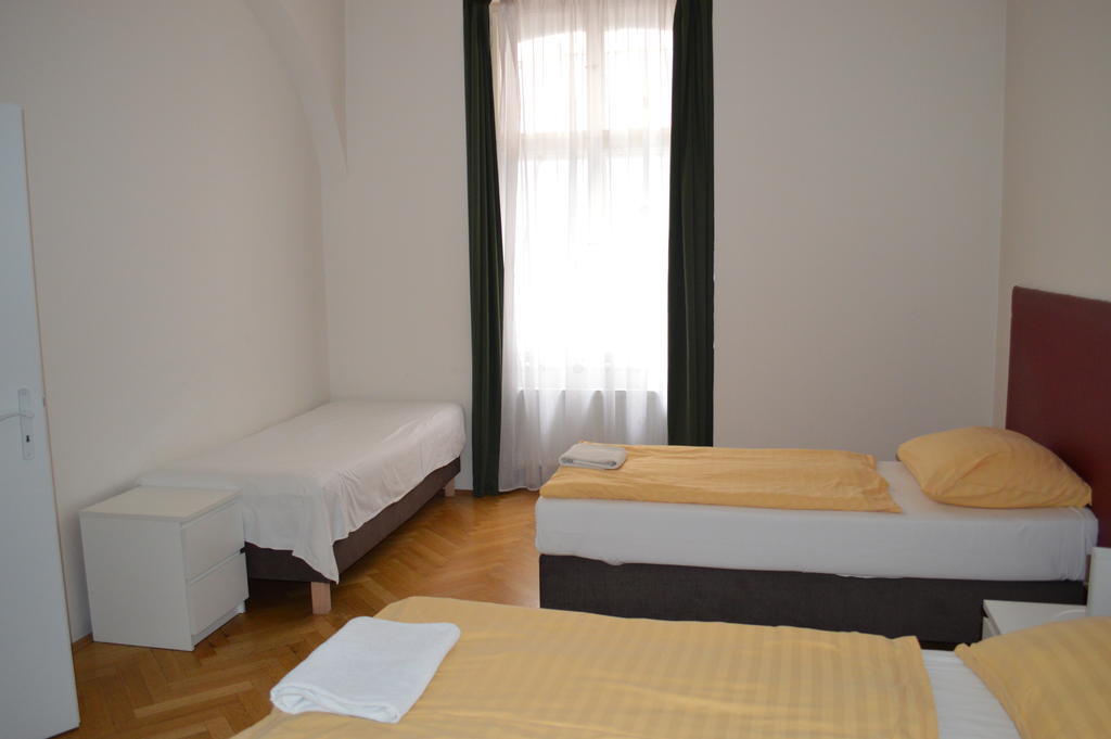 Leo Apartments Old Town Prague Luaran gambar