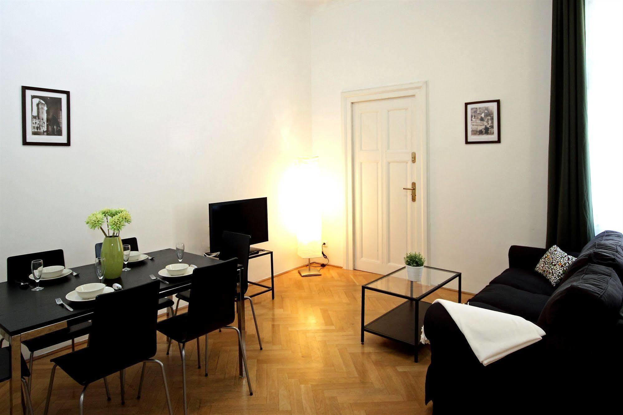 Leo Apartments Old Town Prague Luaran gambar